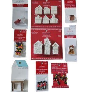 Ashland Minituare Christmas Decoration Lot